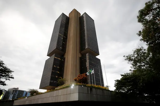 Banco Central decreta liquidação extrajudicial de duas empresas do grupo Simpala Banco Central decreta liquidação extrajudicial de duas empresas do grupo Simpala