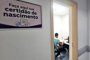 Maternidades do Paraná oferecem certidão de nascimento antes mesmo da alta hospitalar do recém-nascido Maternidades do Paraná oferecem certidão de nascimento antes mesmo da alta hospitalar do recém-nascido