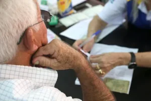 Projeto obriga cartórios a identificar e denunciar abuso financeiro contra idosos Projeto obriga cartórios a identificar e denunciar abuso financeiro contra idosos