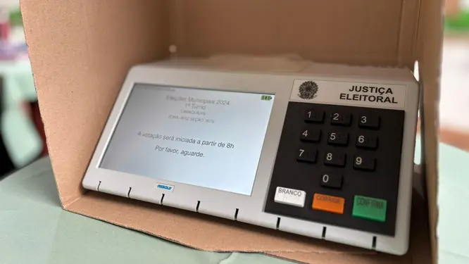 Cartório Eleitoral realiza simulação de voto em urna eletrônica no 1º Acampamento Farroupilha Cartório Eleitoral realiza simulação de voto em urna eletrônica no 1º Acampamento Farroupilha