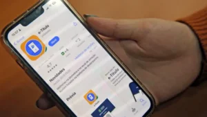 Chefe de cartório em Caxias dá dicas sobre como usar o e-Título, que neste ano poderá ser baixado inclusive no dia do pleito Chefe de cartório em Caxias dá dicas sobre como usar o e-Título, que neste ano poderá ser baixado inclusive no dia do pleito
