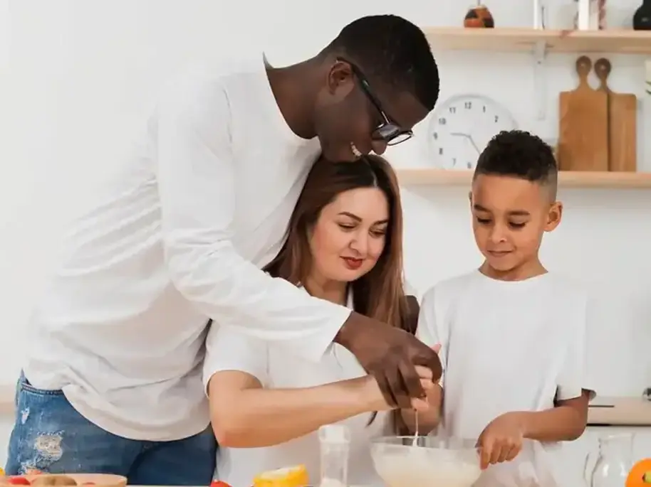 Família comparando inventário e doação em vida para organizar a sucessão patrimonial
