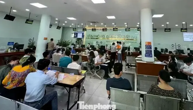 Cidade de Ho Chi Minh: Diretiva urgente para auxiliar os cidadãos na apresentação de documentos relativos a terrenos e imóveis. Cidade de Ho Chi Minh: Diretiva urgente para auxiliar os cidadãos na apresentação de documentos relativos a terrenos e imóveis.