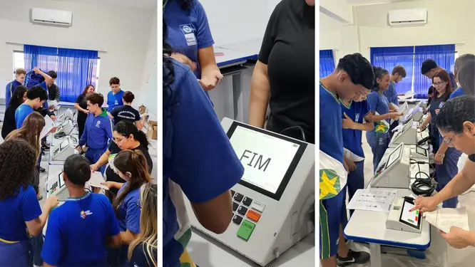 Adolescentes que votarão pela primeira vez fazem simulação de voto na urna eletrônica Adolescentes que votarão pela primeira vez fazem simulação de voto na urna eletrônica