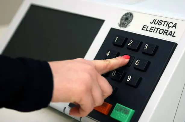 Eleições 2026: chefe do Cartório Eleitoral de Taquara esclarece dúvidas e orienta eleitores para domingo (4) Eleições 2026: chefe do Cartório Eleitoral de Taquara esclarece dúvidas e orienta eleitores para domingo (4)