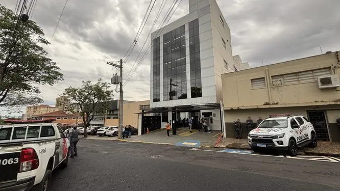 Urnas começam a chegar ao cartório eleitoral de Ribeirão Preto após o fim da votação - ACidade ON Ribeirão Urnas começam a chegar ao cartório eleitoral de Ribeirão Preto após o fim da votação - ACidade ON Ribeirão
